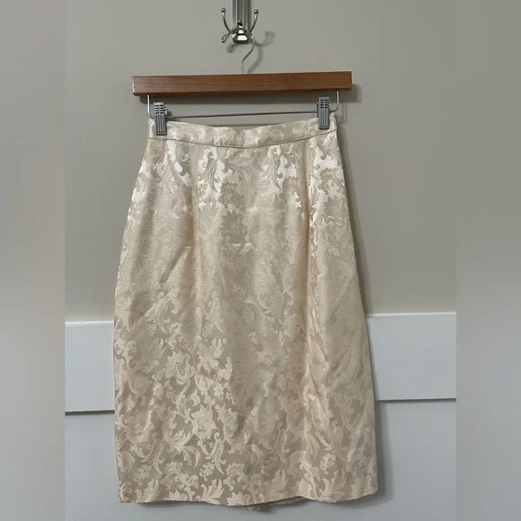 Scott McClintock Vintage Formal Cream Paisley Print Skirt Suit Size 4 - Picture 8 of 13